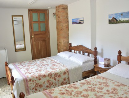 Hostal Mirella gallery image 2